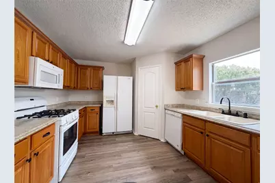 7001 Edmundson Drive, Arlington, TX 76002 - Photo 2