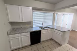1703 Chittam Dr, Euless, TX 76039 - Photo 4