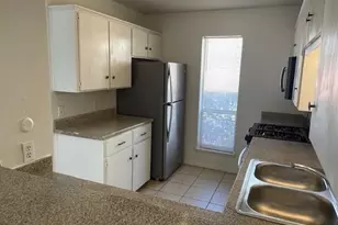 915 N Elm St, Denton, TX 76201 - Photo 6