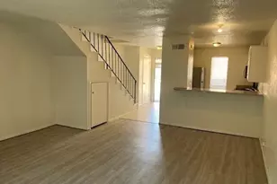 915 N Elm St, Denton, TX 76201 - Photo 2