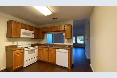 208 E Denton Drive, Euless, TX 76039 - Photo 4