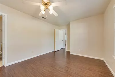 208 E Denton Drive, Euless, TX 76039 - Photo 10