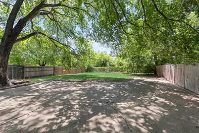 208 E Denton Drive, Euless, TX 76039 - Photo 16