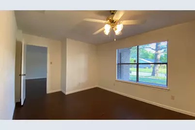 208 E Denton Drive, Euless, TX 76039 - Photo 6