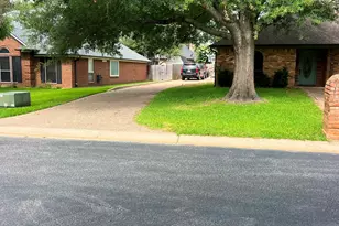 610 Pecos St, Chandler, TX 75758 - Photo 1