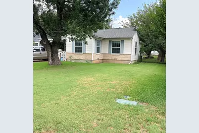 2101 14th Avenue, Mineral Wells, TX 76067 - Photo 1
