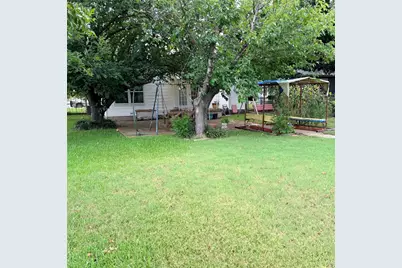 2101 14th Avenue, Mineral Wells, TX 76067 - Photo 2