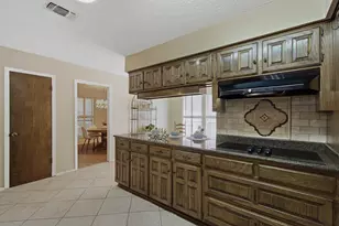2940 S Creekwood Dr, Grapevine, TX 76051 - Photo 16