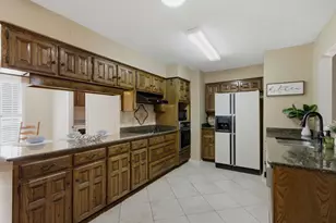2940 S Creekwood Dr, Grapevine, TX 76051 - Photo 14