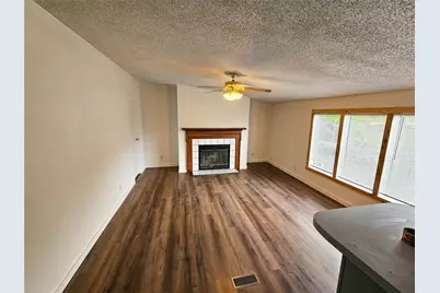 372 Meadow Pond Court, Runaway Bay, TX 76426 - Photo 10