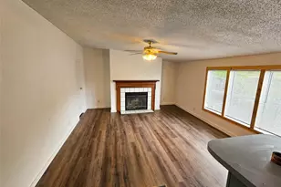 372 Meadow Pond Ct, Runaway Bay, TX 76426 - Photo 10