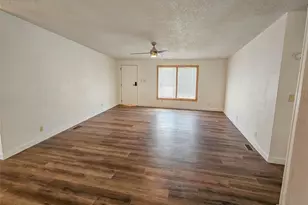 372 Meadow Pond Ct, Runaway Bay, TX 76426 - Photo 12