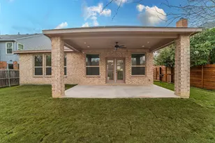8319 Deep Green Dr, Dallas, TX 75249 - Photo 32