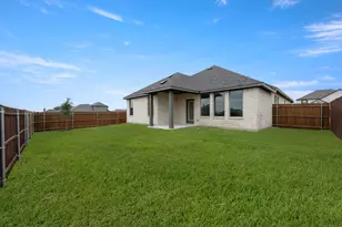 128 Trinity St, Grandview, TX 76050 - Photo 24