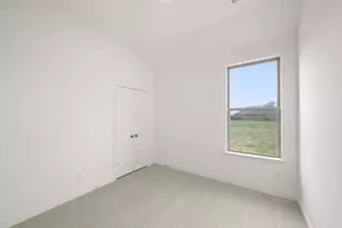 128 Trinity St, Grandview, TX 76050 - Photo 6