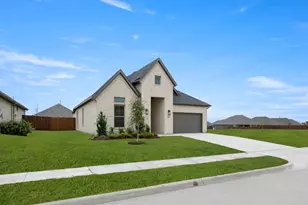 128 Trinity St, Grandview, TX 76050 - Photo 2