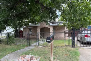 3301 S Main St, Fort Worth, TX 76110 - Photo 1
