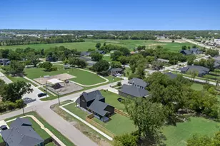 411 Runnells St, Terrell, TX 75160 - Photo 32