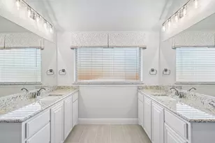 208 Oakcrest Dr, Justin, TX 76247 - Photo 24