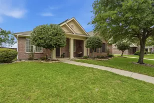 5605 Southern Hills Dr, North Richland Hills, TX 76180 - Photo 1