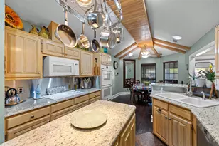 809 Shady Creek Dr, Kennedale, TX 76060 - Photo 14