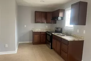 304 Front St, Pottsboro, TX 75076 - Photo 2
