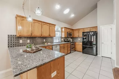 10501 Cloisters Drive, Fort Worth, TX 76131 - Photo 8