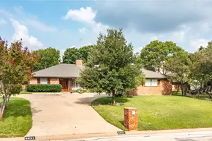 8921 Crosswind Dr, Fort Worth, TX 76179 - Photo 2