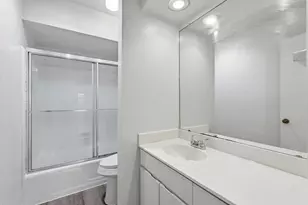13422 Blossomheath Ln, Dallas, TX 75240 - Photo 12