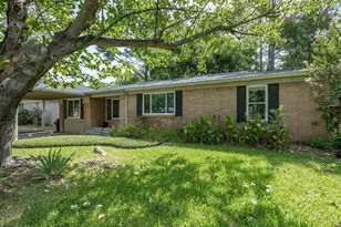 828 Billie Ruth Ln, Hurst, TX 76053 - Photo 1