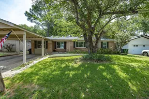 828 Billie Ruth Ln, Hurst, TX 76053 - Photo 2