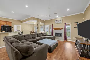 608 Pebble Creek Dr, Hewitt, TX 76643 - Photo 2