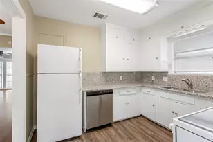 5829 E Mockingbird Ln, Dallas, TX 75206 - Photo 12