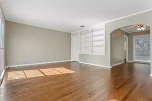 5829 E Mockingbird Ln, Dallas, TX 75206 - Photo 6