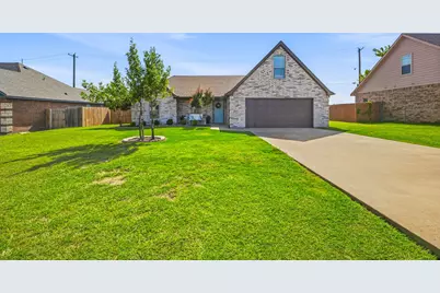 1131 Greens Creek Circle, Stephenville, TX 76401 - Photo 2