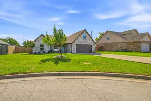 1131 Greens Creek Cir, Stephenville, TX 76401 - Photo 4