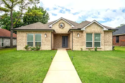339 S Stewart Avenue, Lancaster, TX 75146 - Photo 1