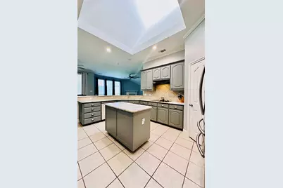 5851 Lorenzo Drive, Grand Prairie, TX 75052 - Photo 12
