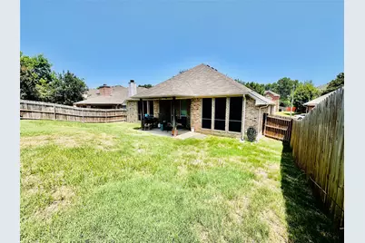 5851 Lorenzo Drive, Grand Prairie, TX 75052 - Photo 24