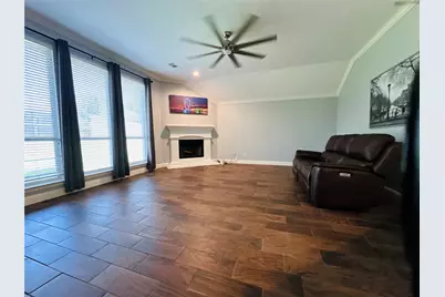 5851 Lorenzo Drive, Grand Prairie, TX 75052 - Photo 8