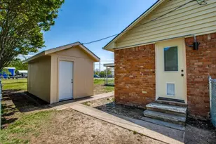 500 N 5th St, Gunter, TX 75058 - Photo 10
