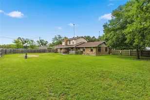 408 E Mulberry St, Leonard, TX 75452 - Photo 4