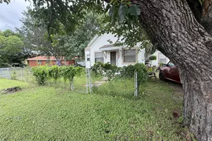 754 N Waco, Van Alstyne, TX 75495 - Photo 2