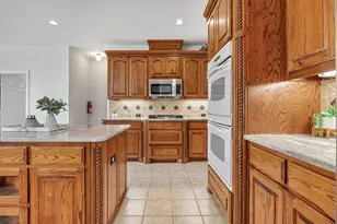 9024 Fox Hollow Tr, Irving, TX 75063 - Photo 8