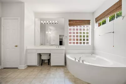 9024 Fox Hollow Trail, Irving, TX 75063 - Photo 14