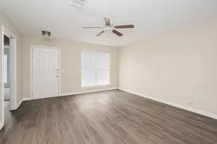 640 W Marshall St, Van Alstyne, TX 75495 - Photo 6
