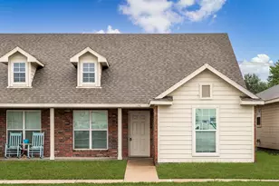 640 W Marshall St, Van Alstyne, TX 75495 - Photo 2
