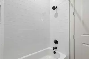 131 Gdn Ct E, Arlington, TX 76013 - Photo 16