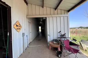706 Co Rd 4599, Boyd, TX 76023 - Photo 28
