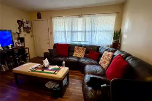 2329 Clover Ridge Dr, Dallas, TX 75216 - Photo 2